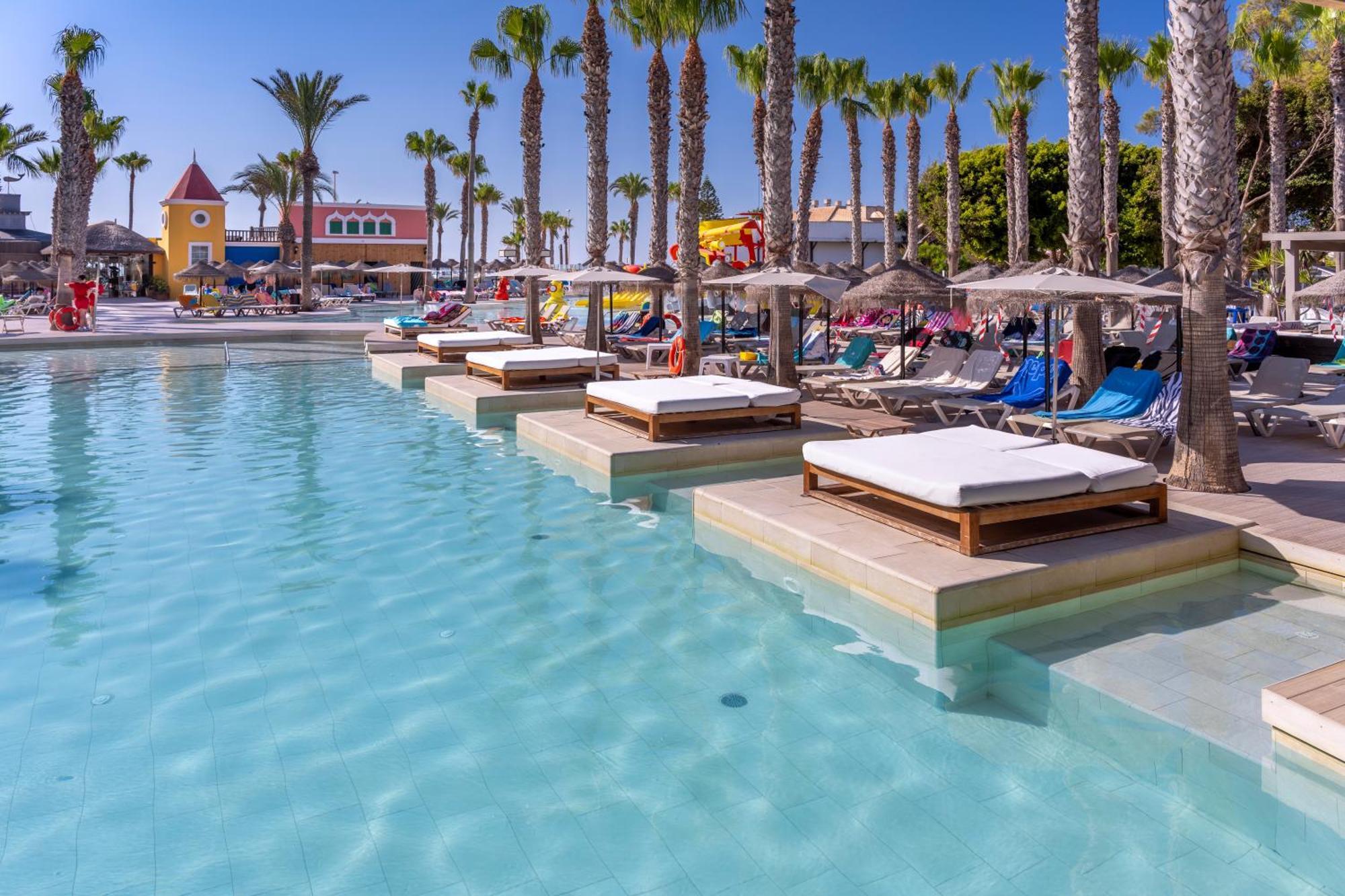 Mediterraneo Bay Hotel & Resort Roquetas de Mar Dış mekan fotoğraf